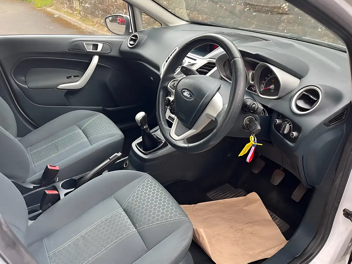 Used 2012 Ford Fiesta Zetec White - Interior and Exterior details 15