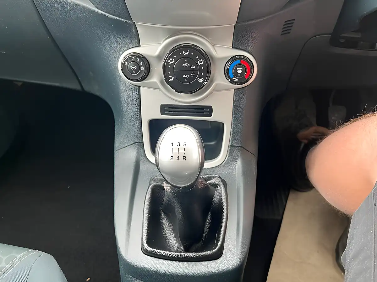 Used 2012 Ford Fiesta Zetec White - Interior and Exterior details 16