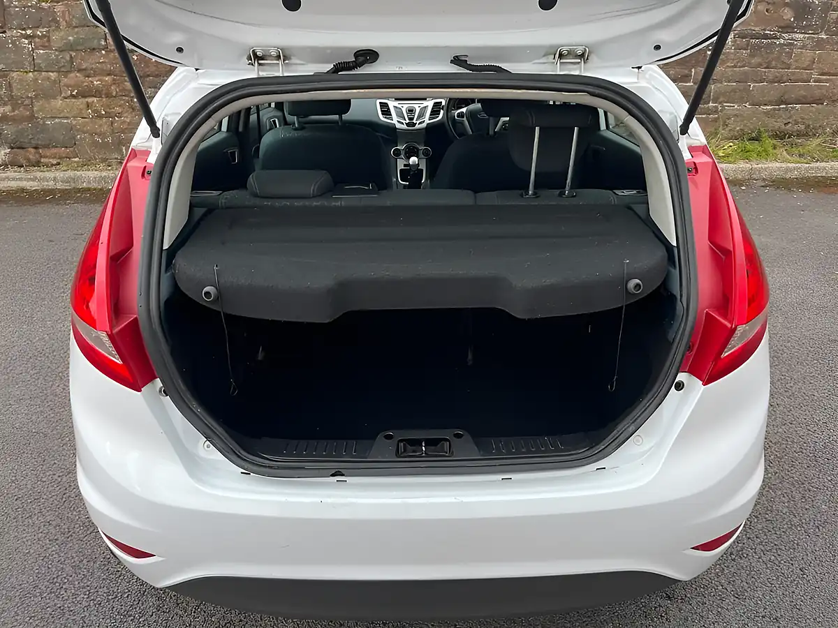 Used 2012 Ford Fiesta Zetec White - Interior and Exterior details 8