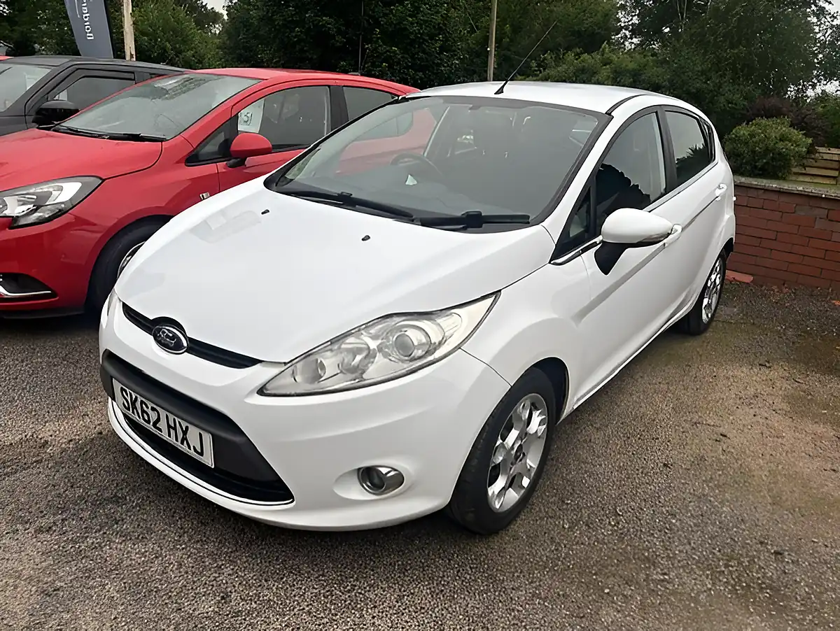 Used 2012 Ford Fiesta Zetec White - Front View