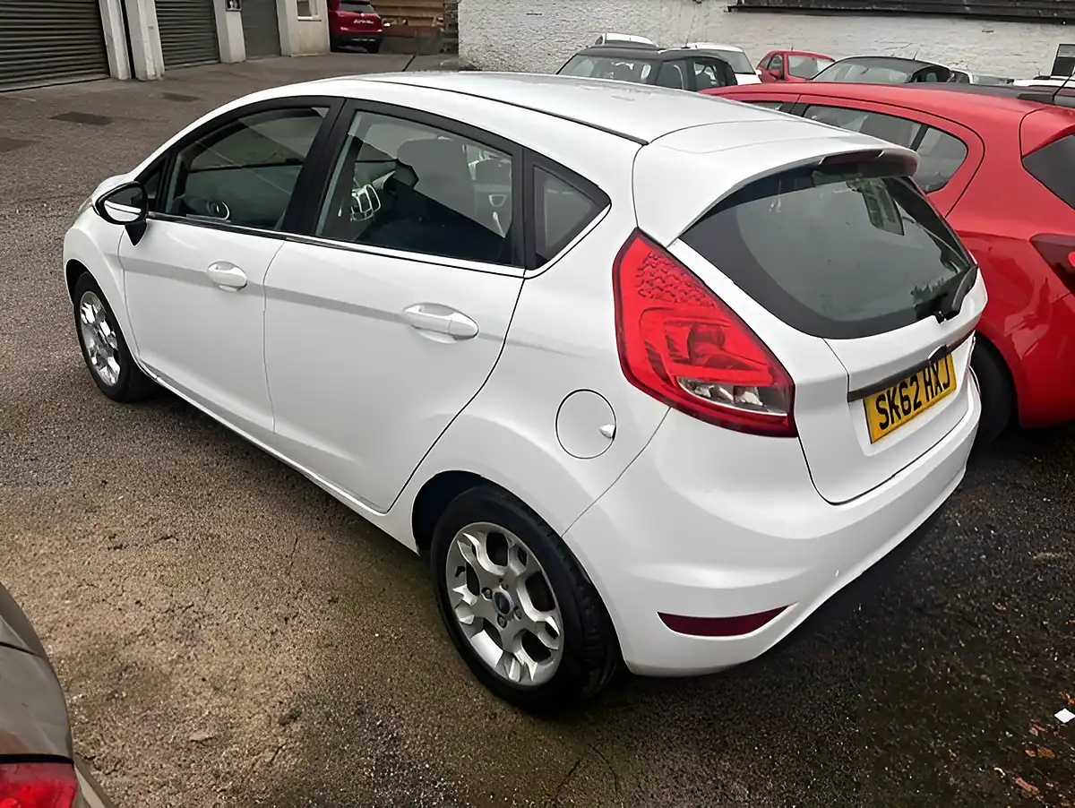 Used 2012 Ford Fiesta Zetec White - Interior and Exterior details 4