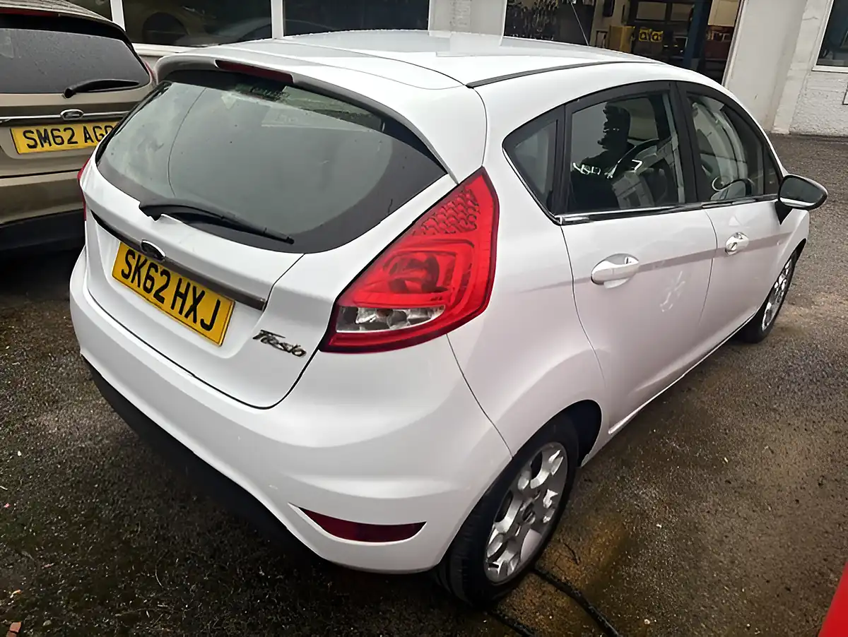 Used 2012 Ford Fiesta Zetec White - Interior and Exterior details 5
