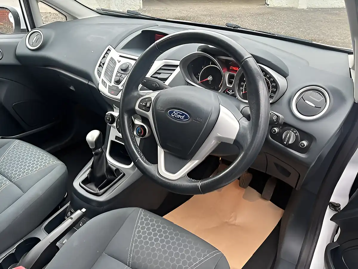 Used 2012 Ford Fiesta Zetec White - Interior and Exterior details 7