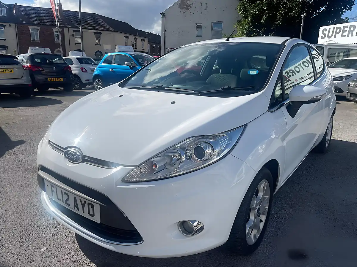 Used 2012 Ford Fiesta Zetec White - Interior and Exterior details 11