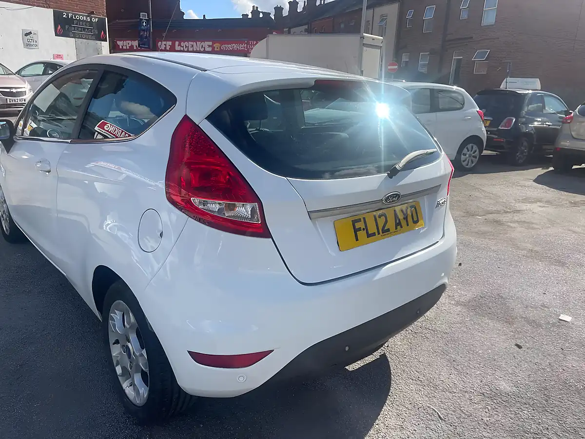 Used 2012 Ford Fiesta Zetec White - Interior and Exterior details 12