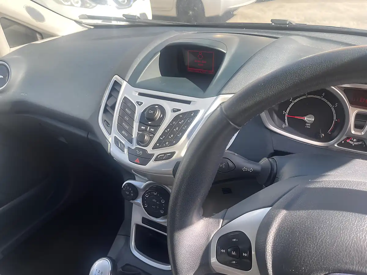 Used 2012 Ford Fiesta Zetec White - Interior and Exterior details 16
