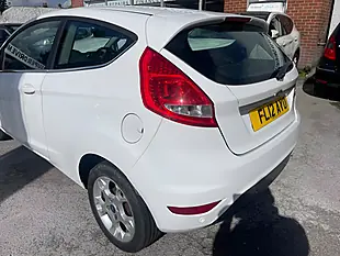 Used 2012 Ford Fiesta Zetec White - Interior and Exterior details 4