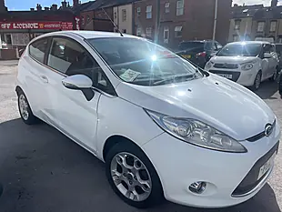 Used 2012 Ford Fiesta Zetec White - Interior and Exterior details 5