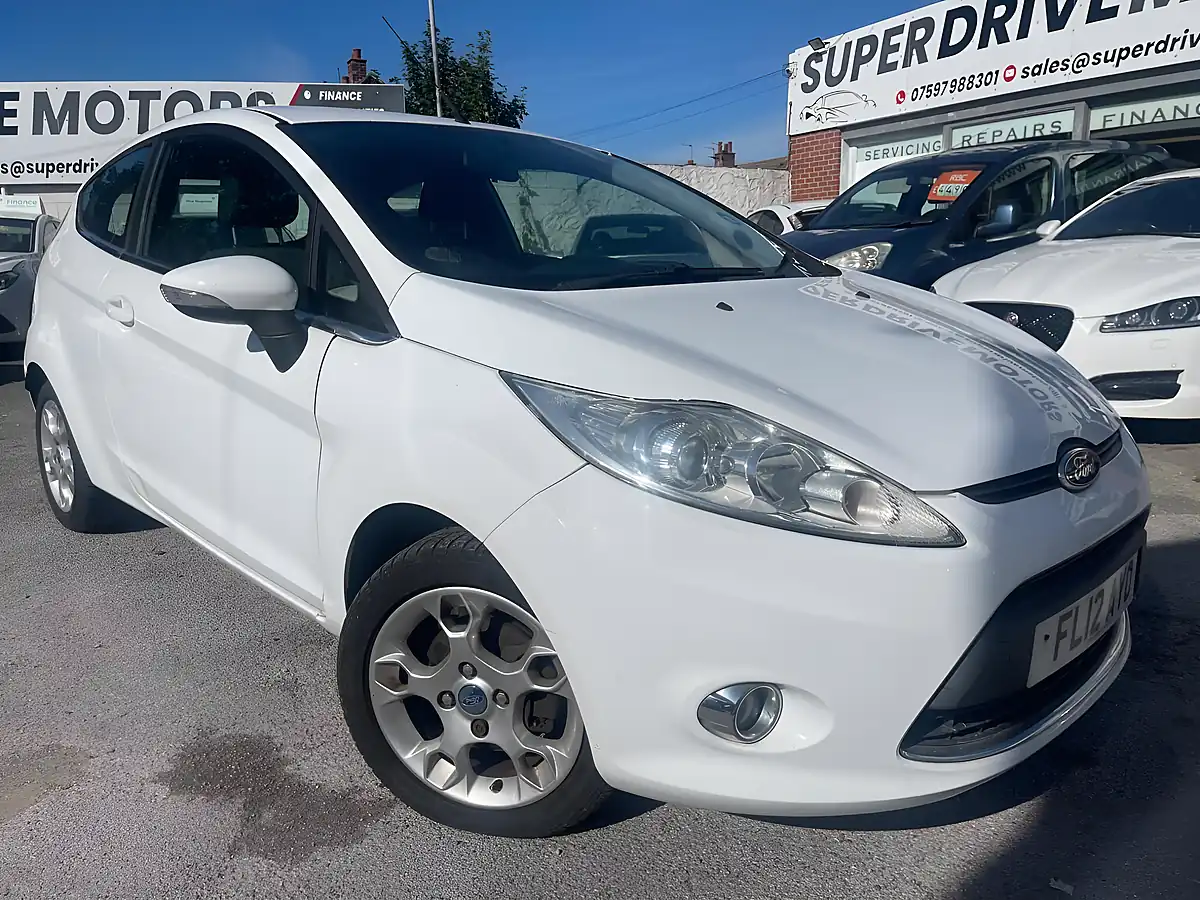 Used 2012 Ford Fiesta Zetec White - Interior and Exterior details 6