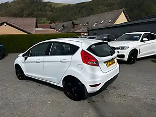 Used 2012 Ford Fiesta Zetec White - Interior and Exterior details 7