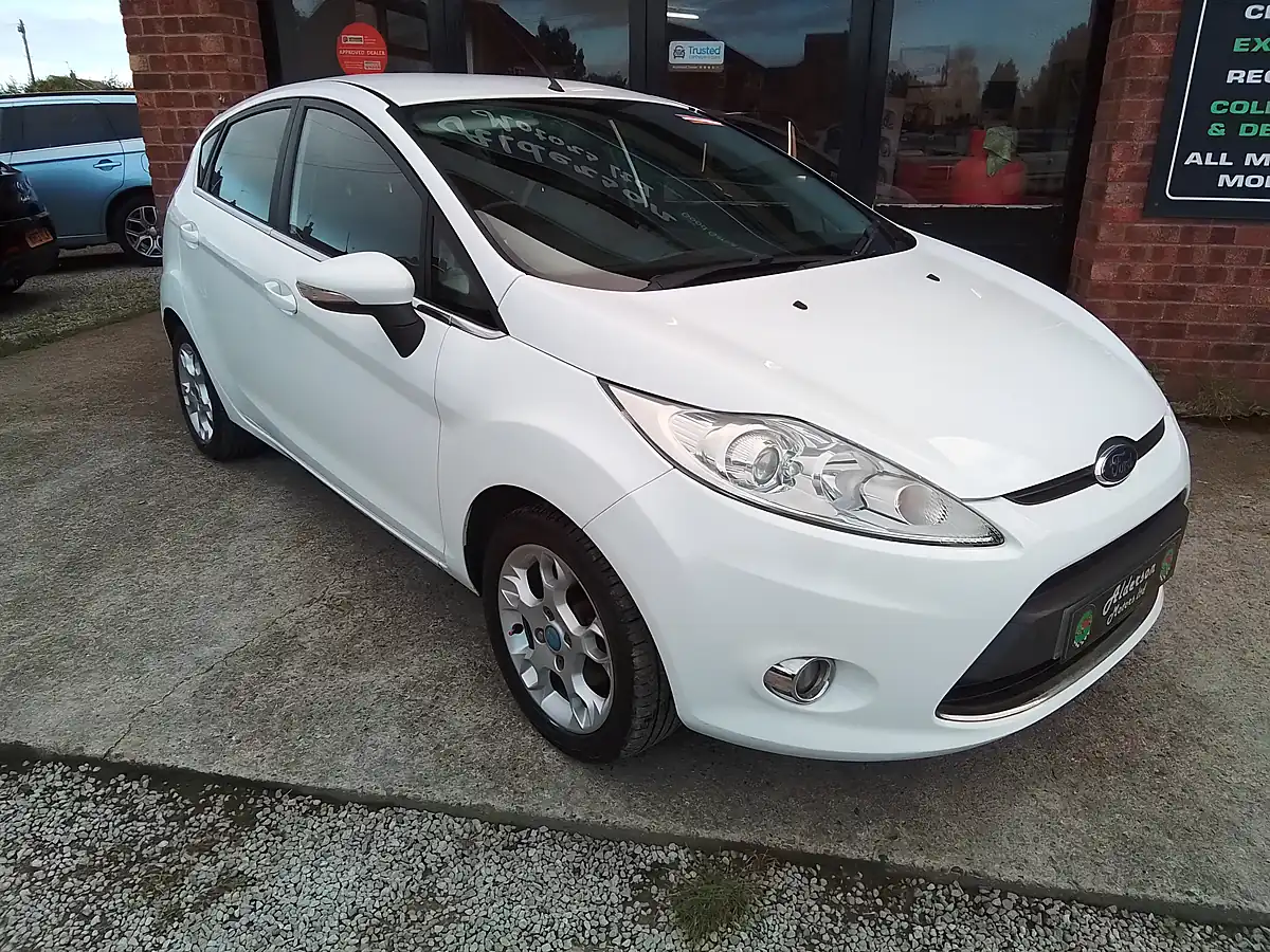 Used 2012 Ford Fiesta Zetec White - Interior and Exterior details 10