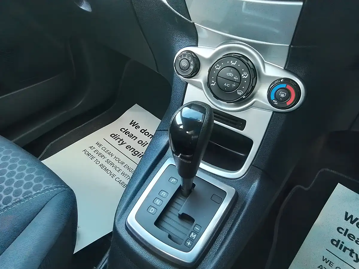 Used 2012 Ford Fiesta Zetec White - Interior and Exterior details 16
