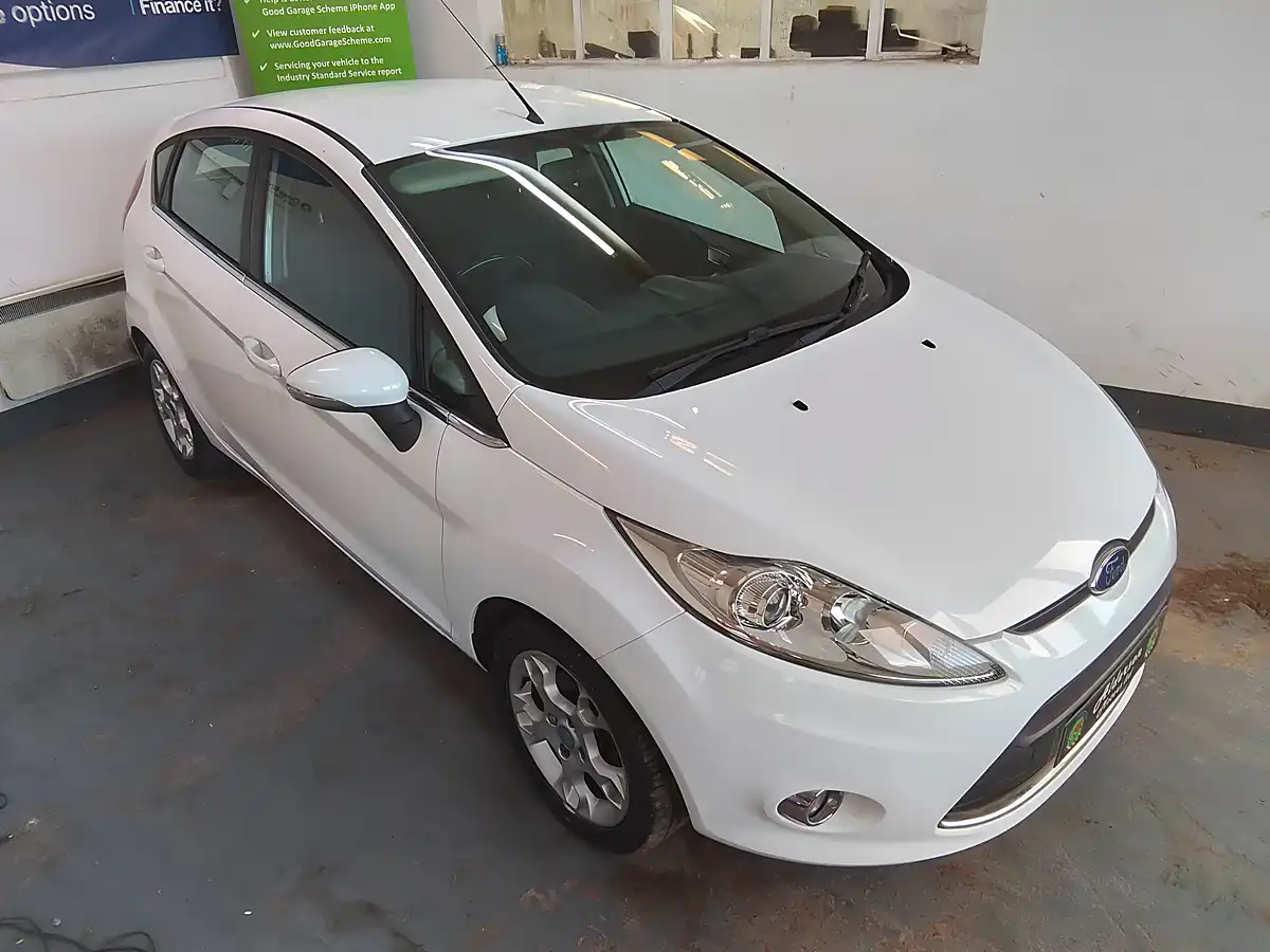 Used 2012 Ford Fiesta Zetec White - Interior and Exterior details 4