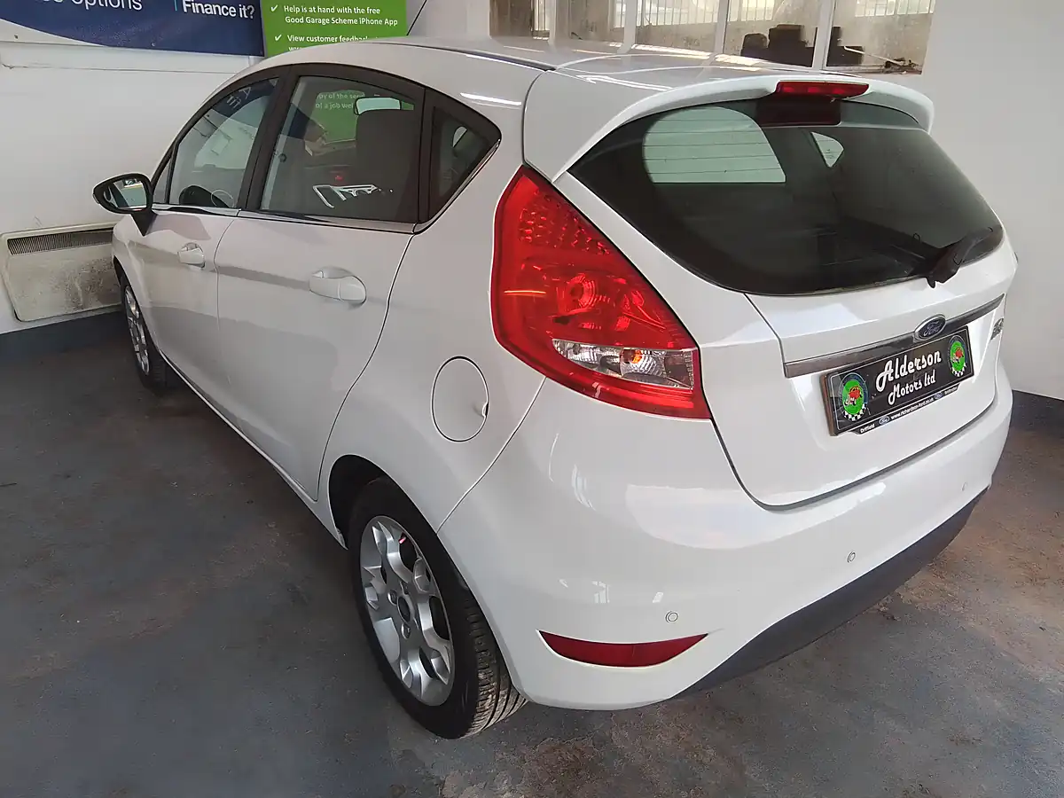 Used 2012 Ford Fiesta Zetec White - Interior and Exterior details 7