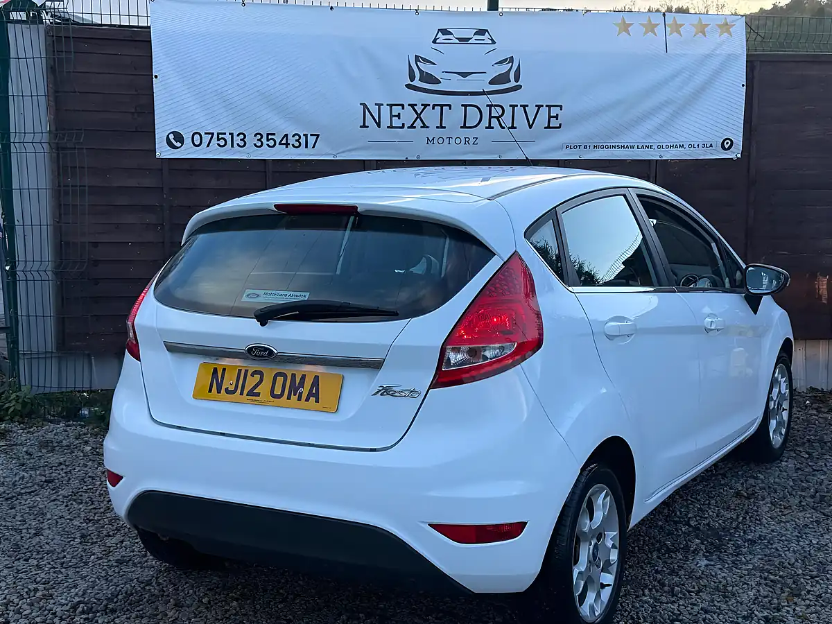Used 2012 Ford Fiesta Zetec White - Interior and Exterior details 10