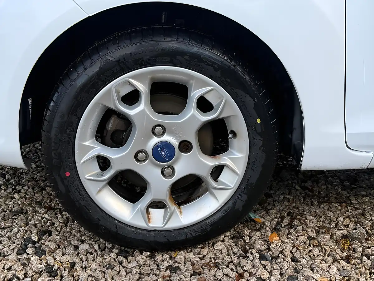 Used 2012 Ford Fiesta Zetec White - Interior and Exterior details 15