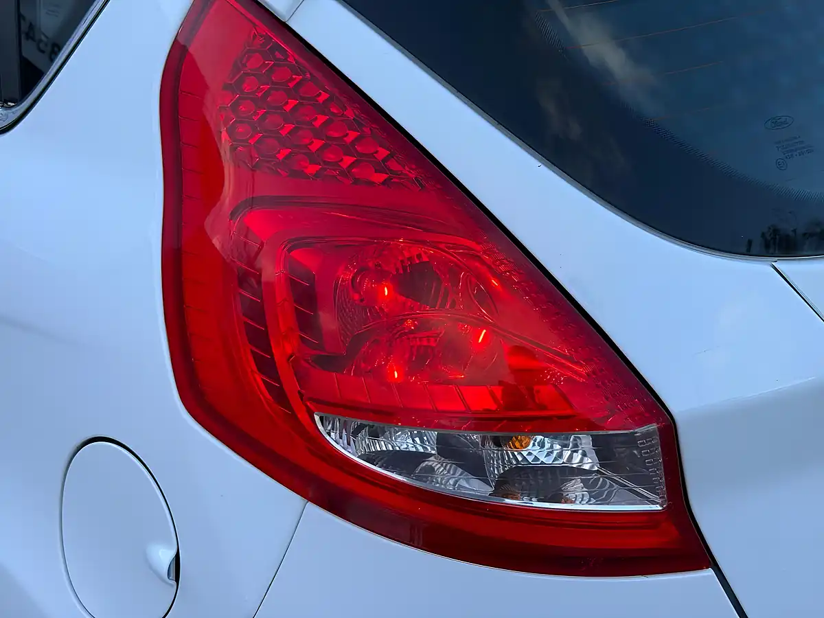 Used 2012 Ford Fiesta Zetec White - Interior and Exterior details 17