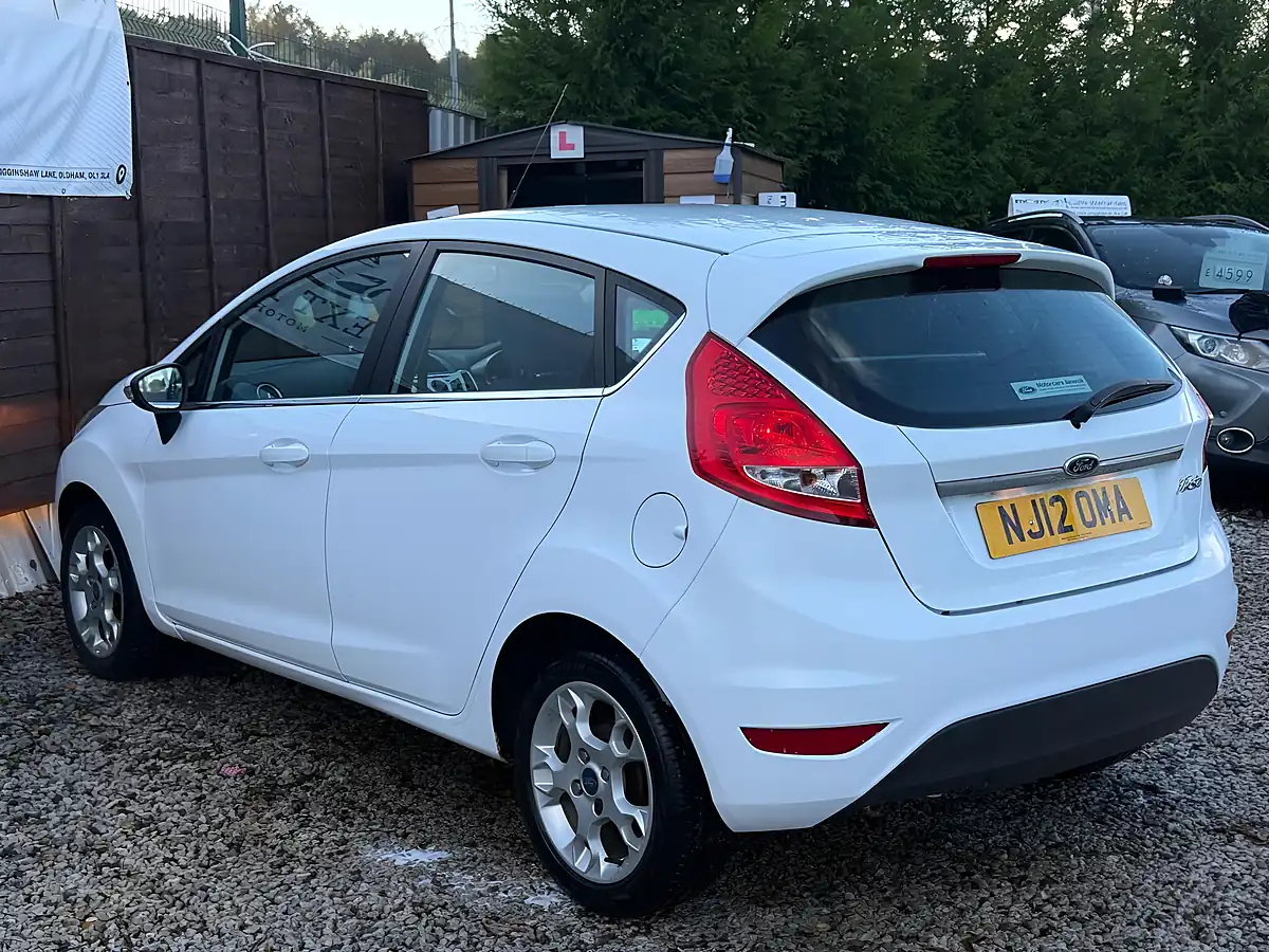 Used 2012 Ford Fiesta Zetec White - Interior and Exterior details 5