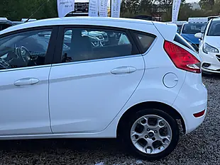 Used 2012 Ford Fiesta Zetec White - Interior and Exterior details 7