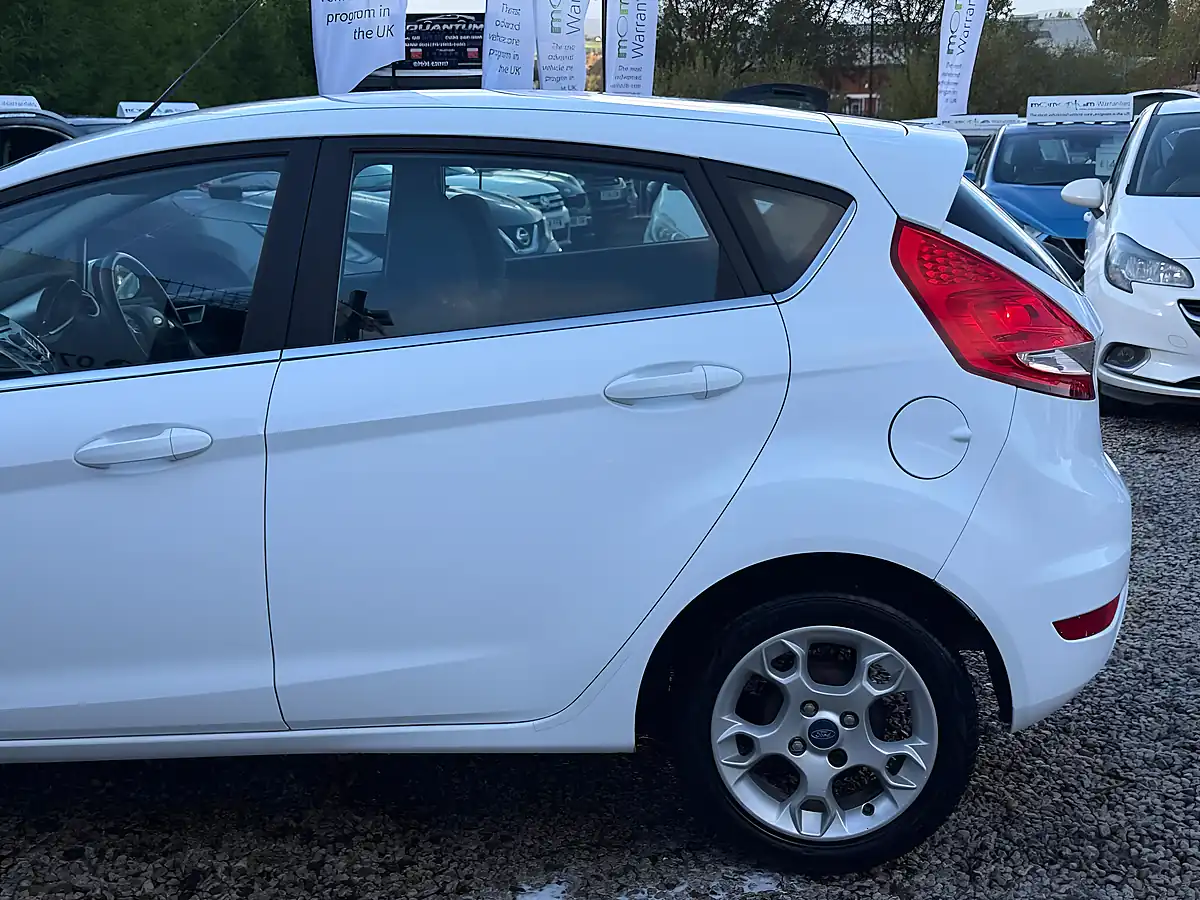 Used 2012 Ford Fiesta Zetec White - Interior and Exterior details 7