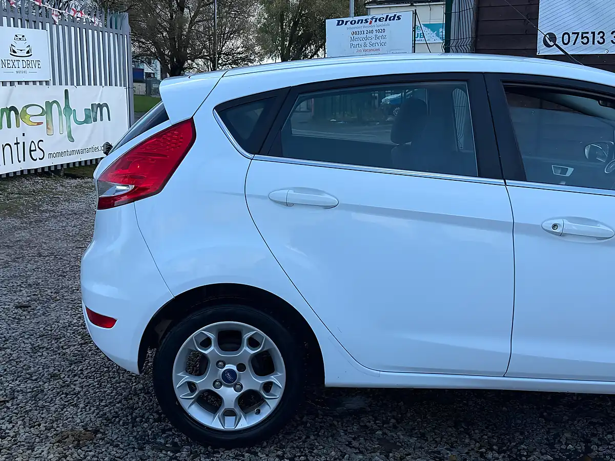 Used 2012 Ford Fiesta Zetec White - Interior and Exterior details 8