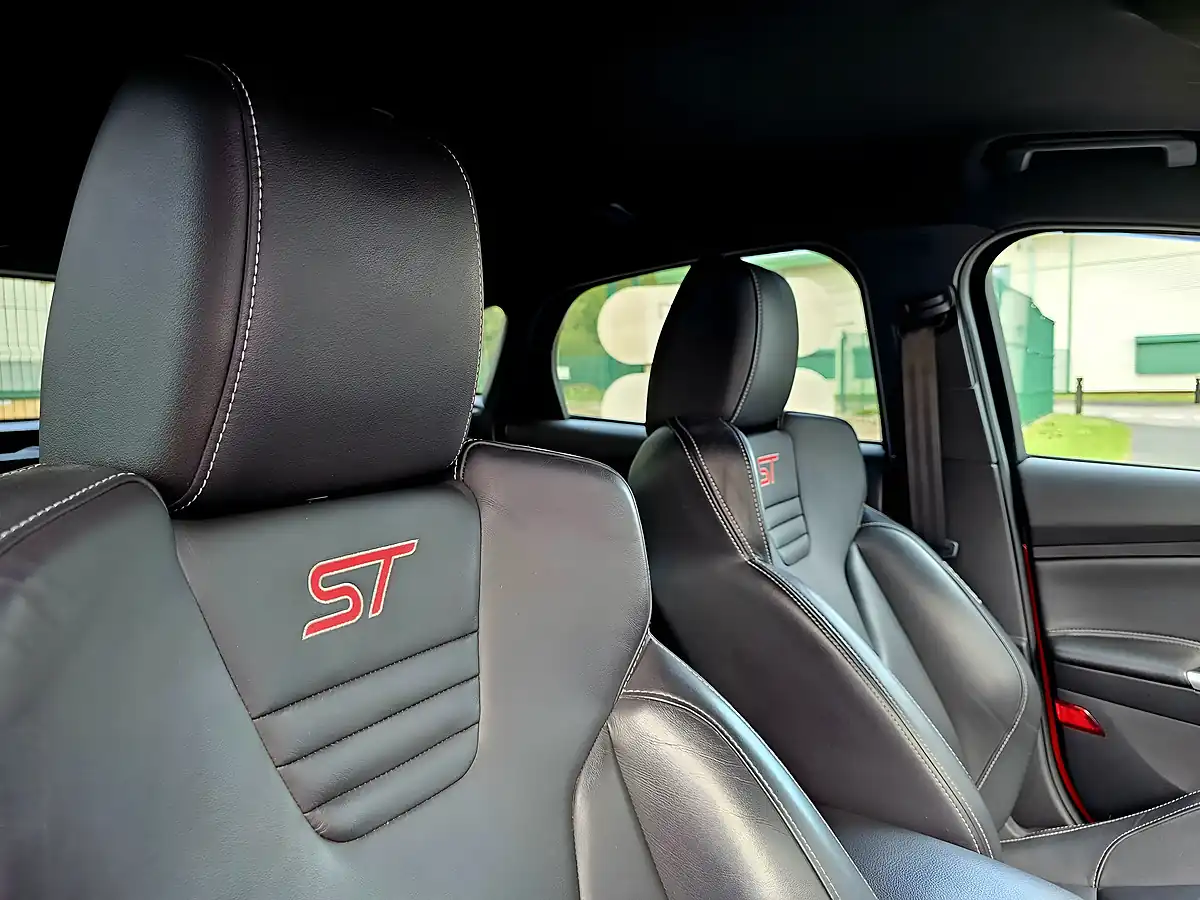 Used 2012 Ford Focus ST-3 Race Red - Interior and Exterior details 13
