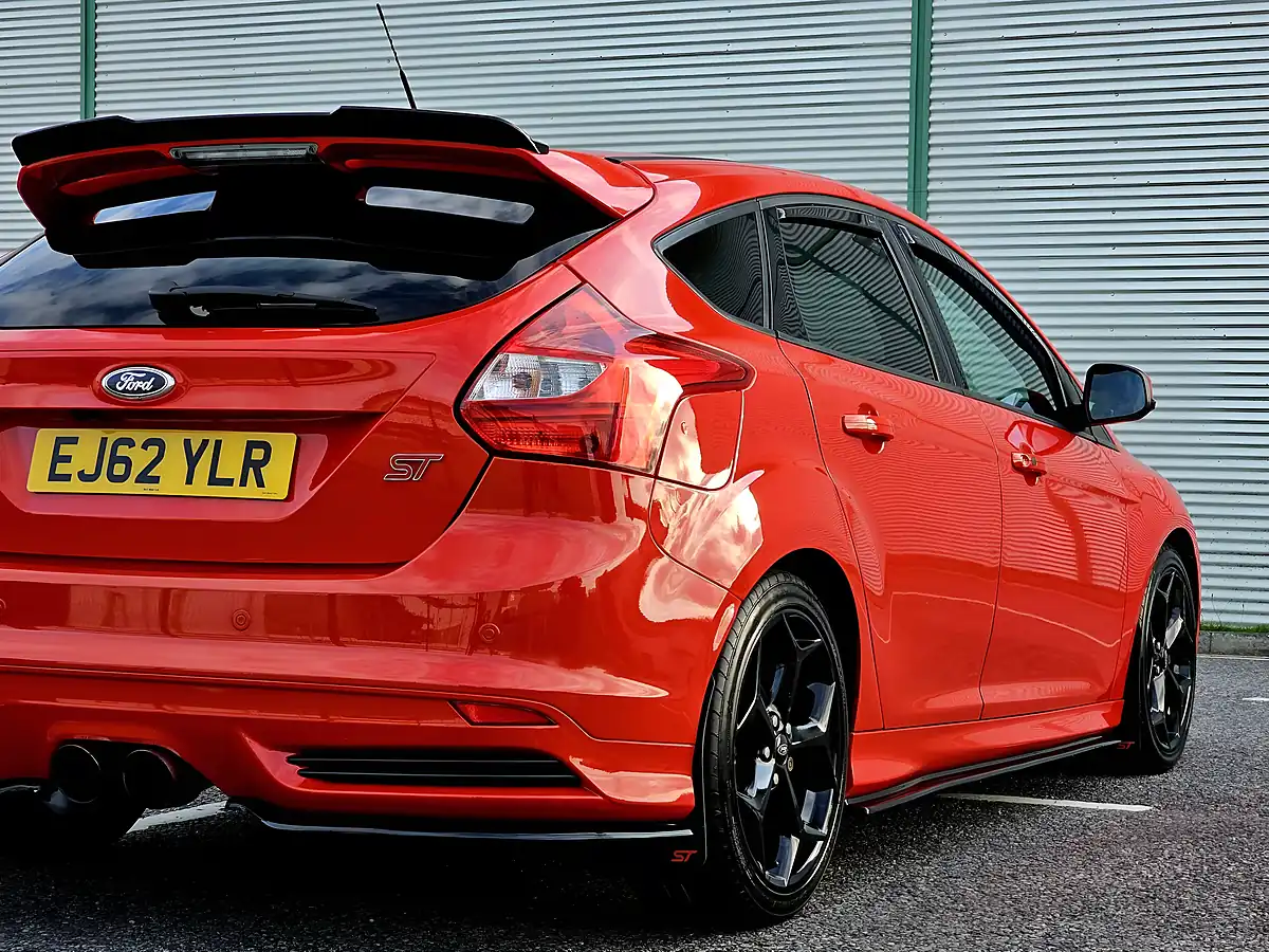 Used 2012 Ford Focus ST-3 Race Red - Interior and Exterior details 20
