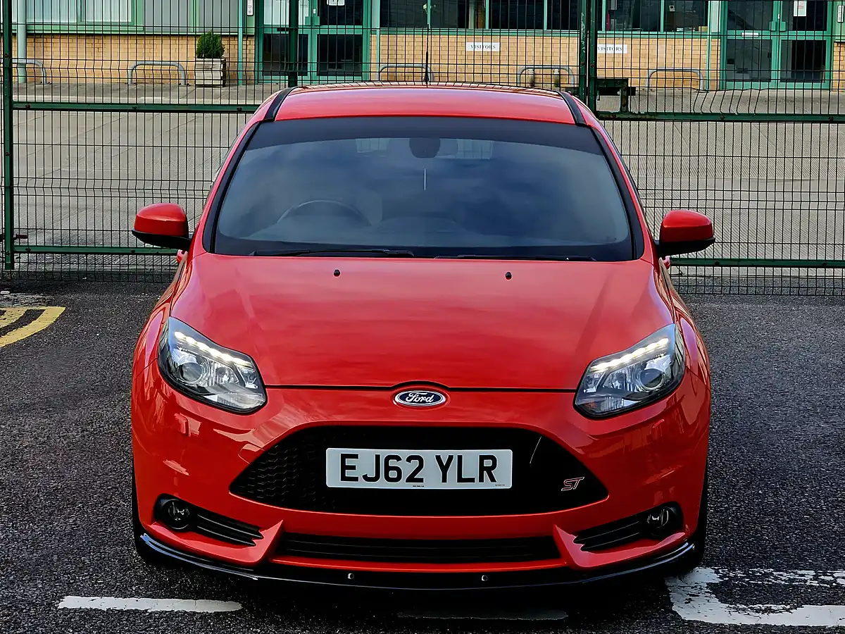 Used 2012 Ford Focus ST-3 Race Red - Interior and Exterior details 3