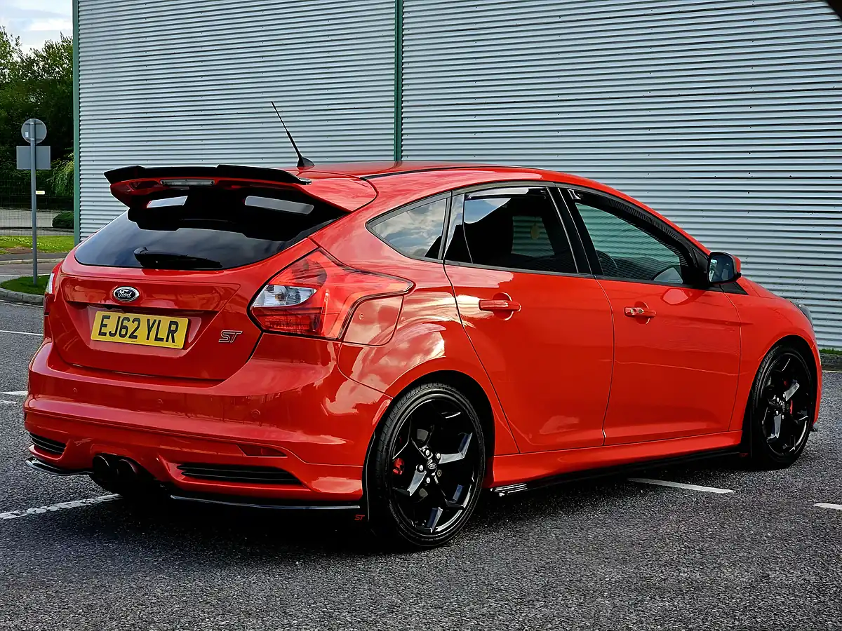Used 2012 Ford Focus ST-3 Race Red - Interior and Exterior details 6