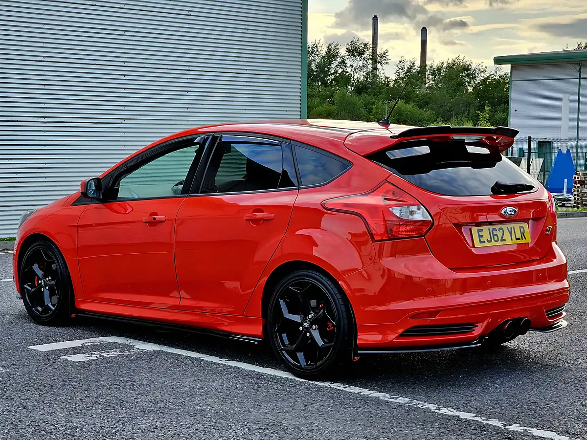 Used 2012 Ford Focus ST-3 Race Red - Interior and Exterior details 9