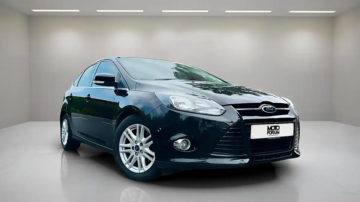 Used 2012 Ford Focus Titanium Black - Interior and Exterior details 6