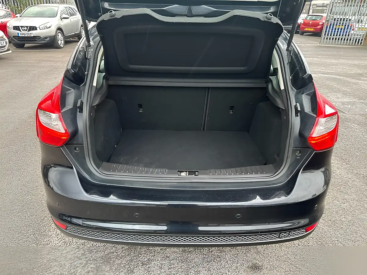 Used 2012 Ford Focus Titanium Black - Interior and Exterior details 12