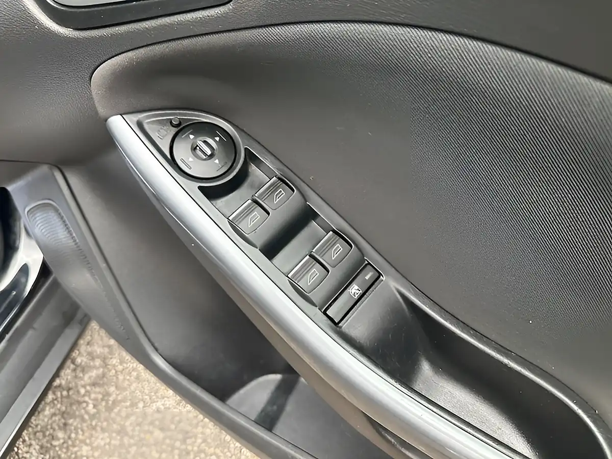 Used 2012 Ford Focus Titanium Black - Interior and Exterior details 14