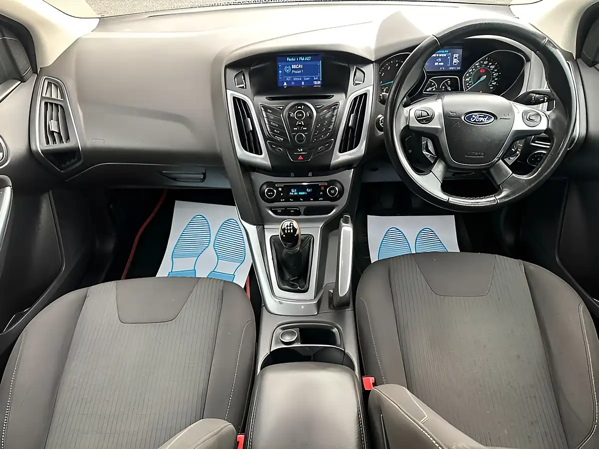 Used 2012 Ford Focus Titanium Black - Interior and Exterior details 18
