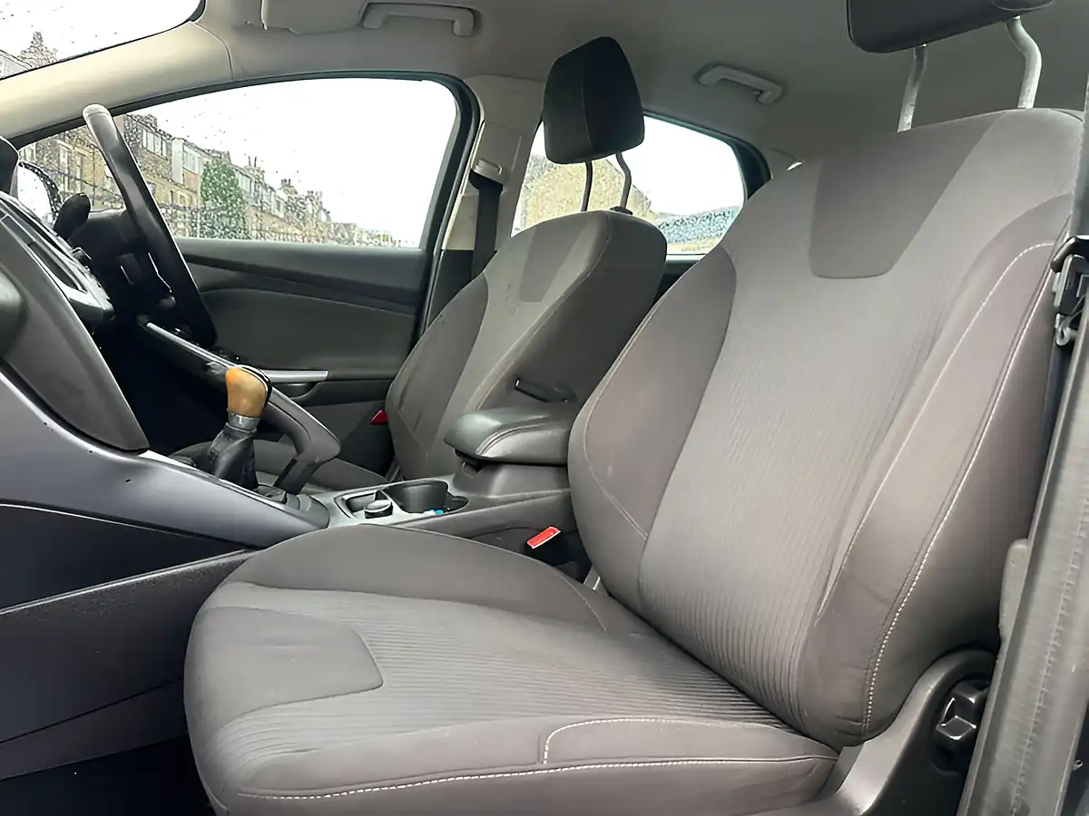 Used 2012 Ford Focus Titanium Black - Interior and Exterior details 20