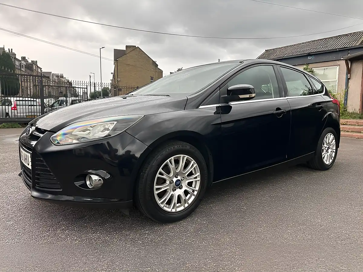 Used 2012 Ford Focus Titanium Black - Interior and Exterior details 4
