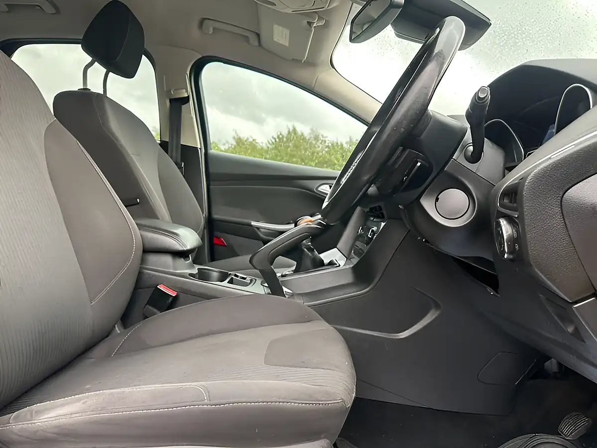 Used 2012 Ford Focus Titanium Black - Interior and Exterior details 5