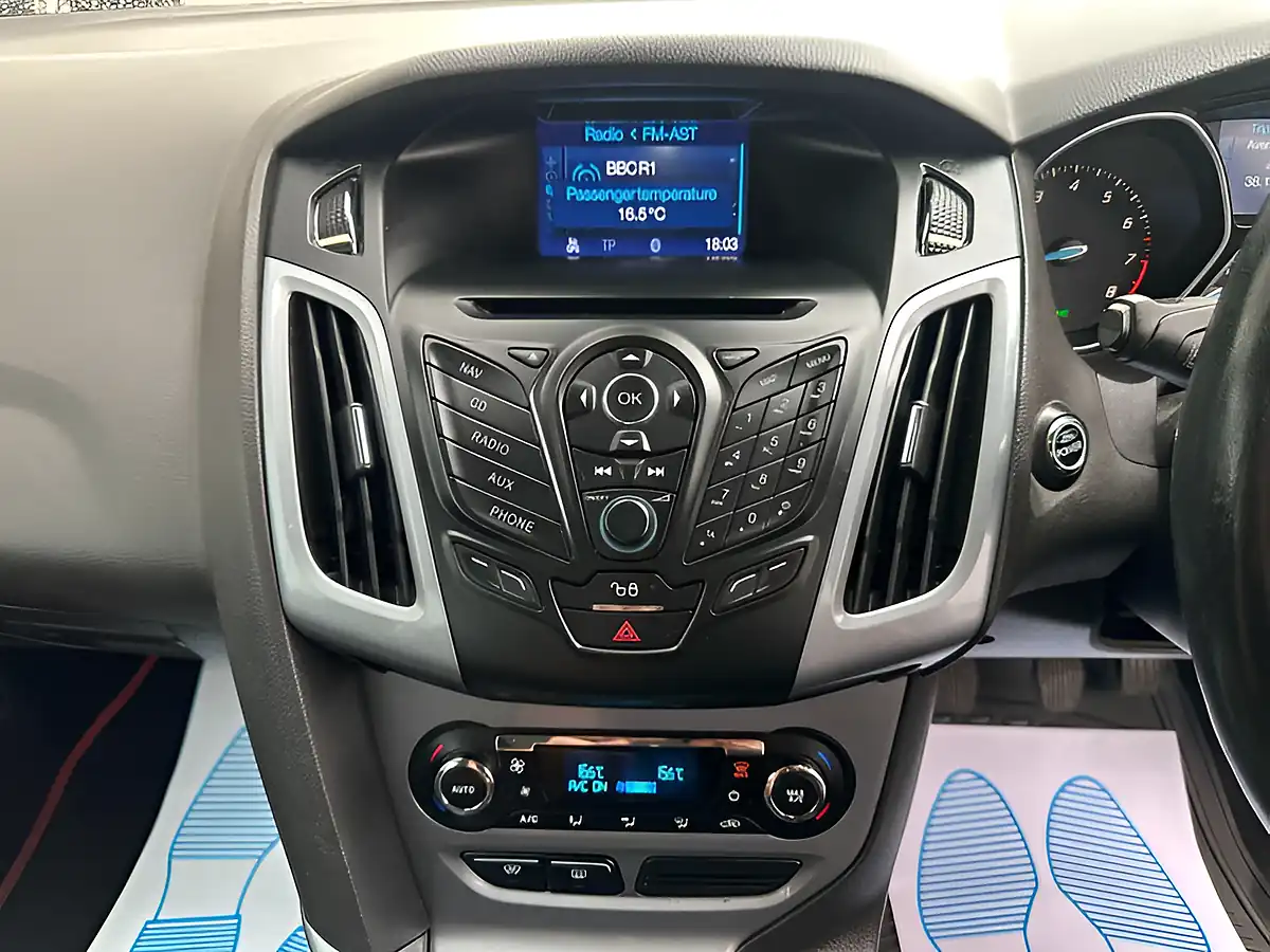Used 2012 Ford Focus Titanium Black - Interior and Exterior details 6