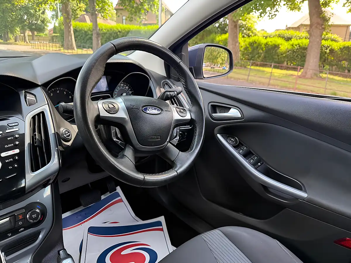 Used 2012 Ford Focus Titanium Grey - Interior and Exterior details 16