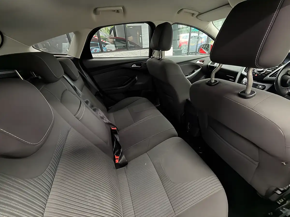 Used 2012 Ford Focus Titanium Red - Interior and Exterior details 10