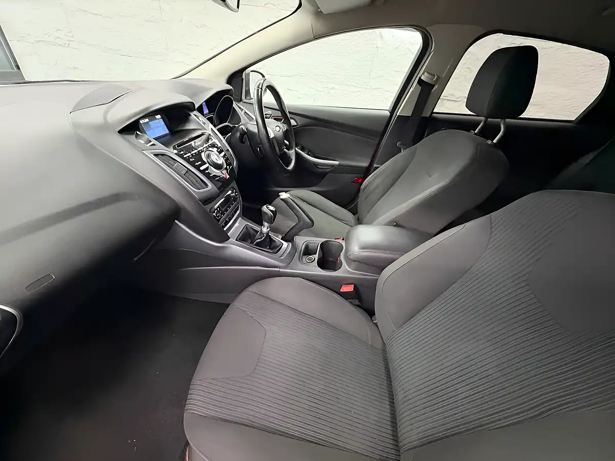Used 2012 Ford Focus Titanium Red - Interior and Exterior details 12