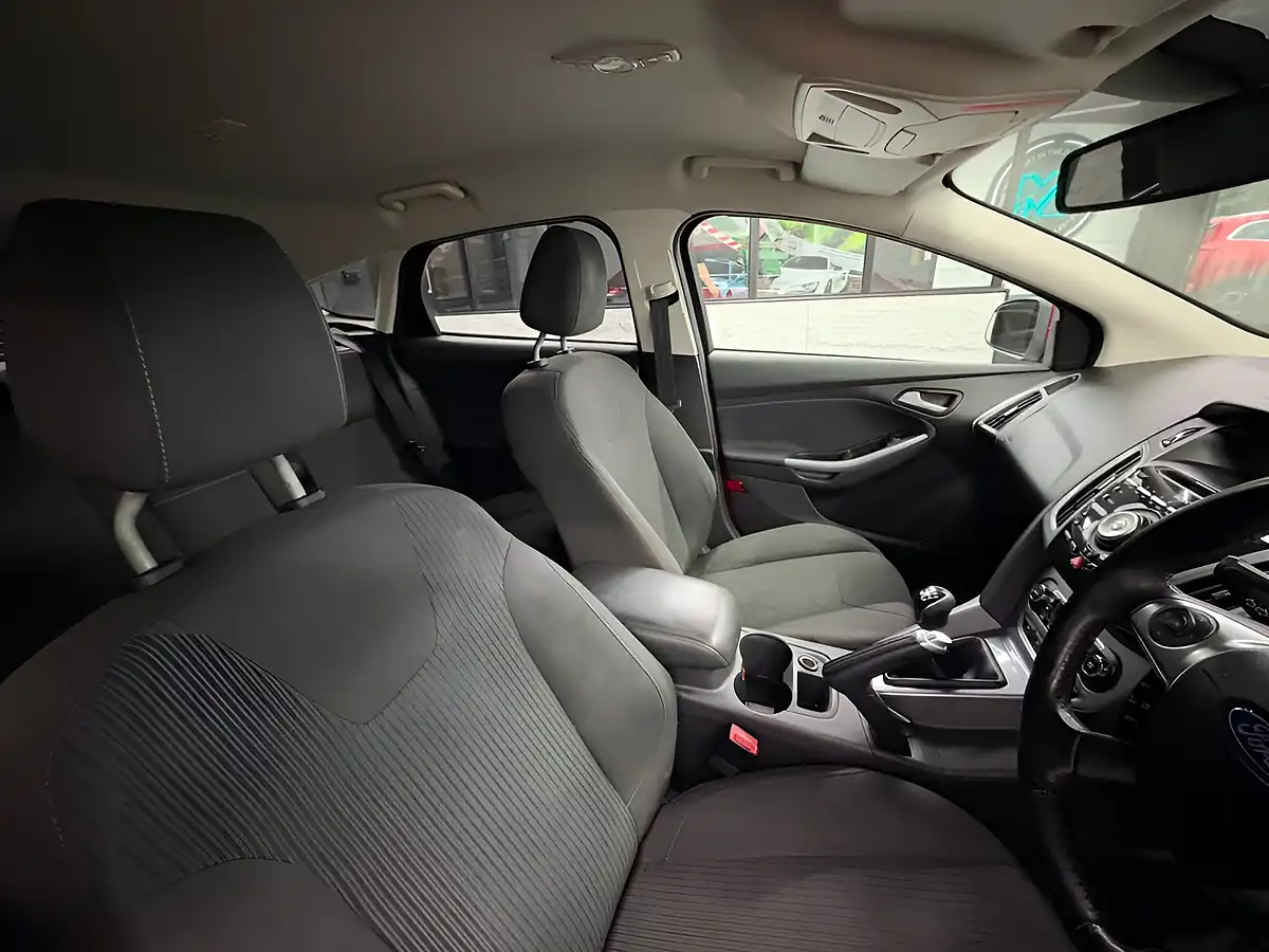 Used 2012 Ford Focus Titanium Red - Interior and Exterior details 13
