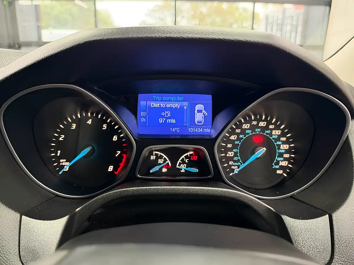 Used 2012 Ford Focus Titanium Red - Interior and Exterior details 20