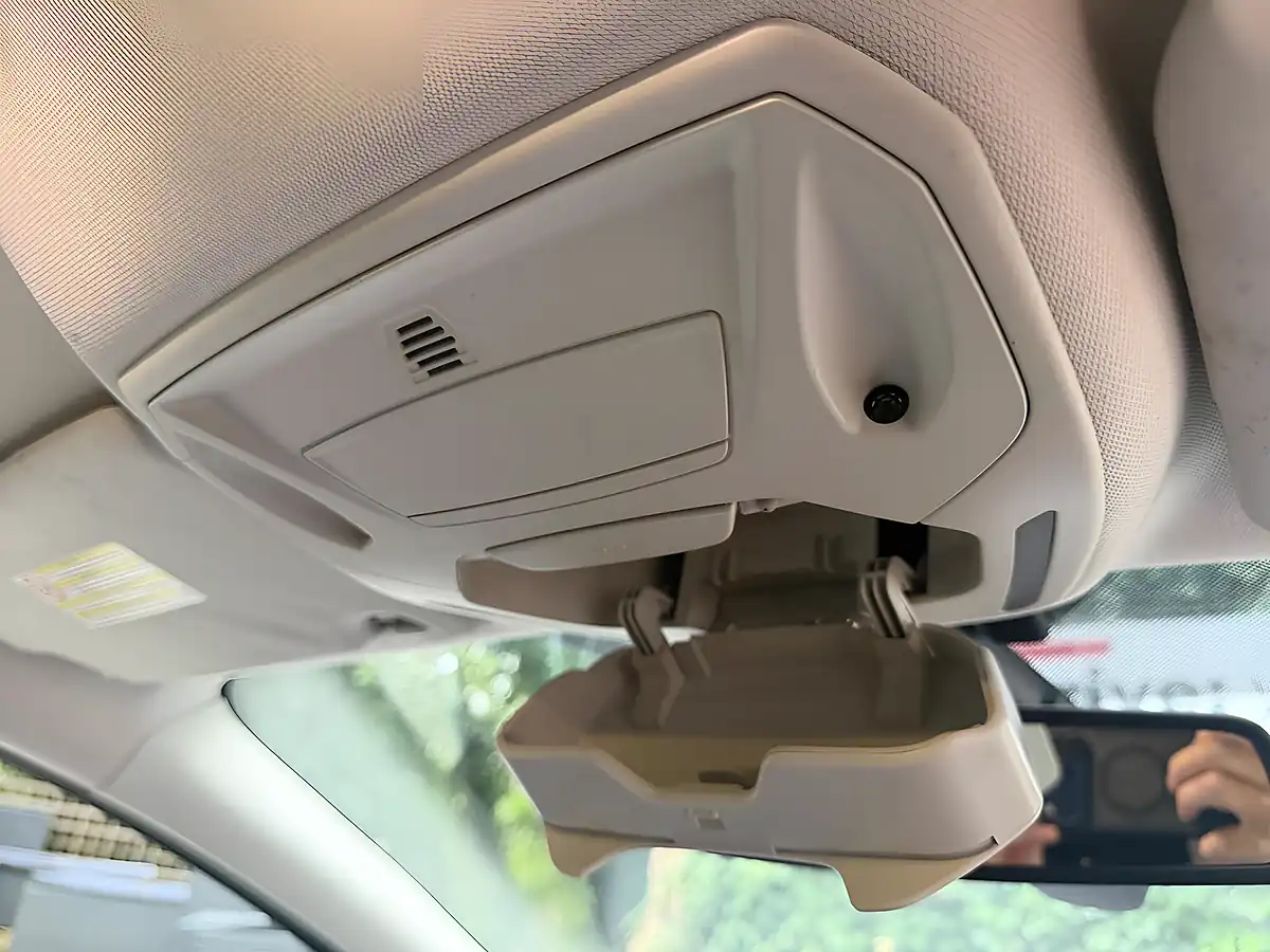 Used 2012 Ford Focus Titanium Silver - Interior and Exterior details 15