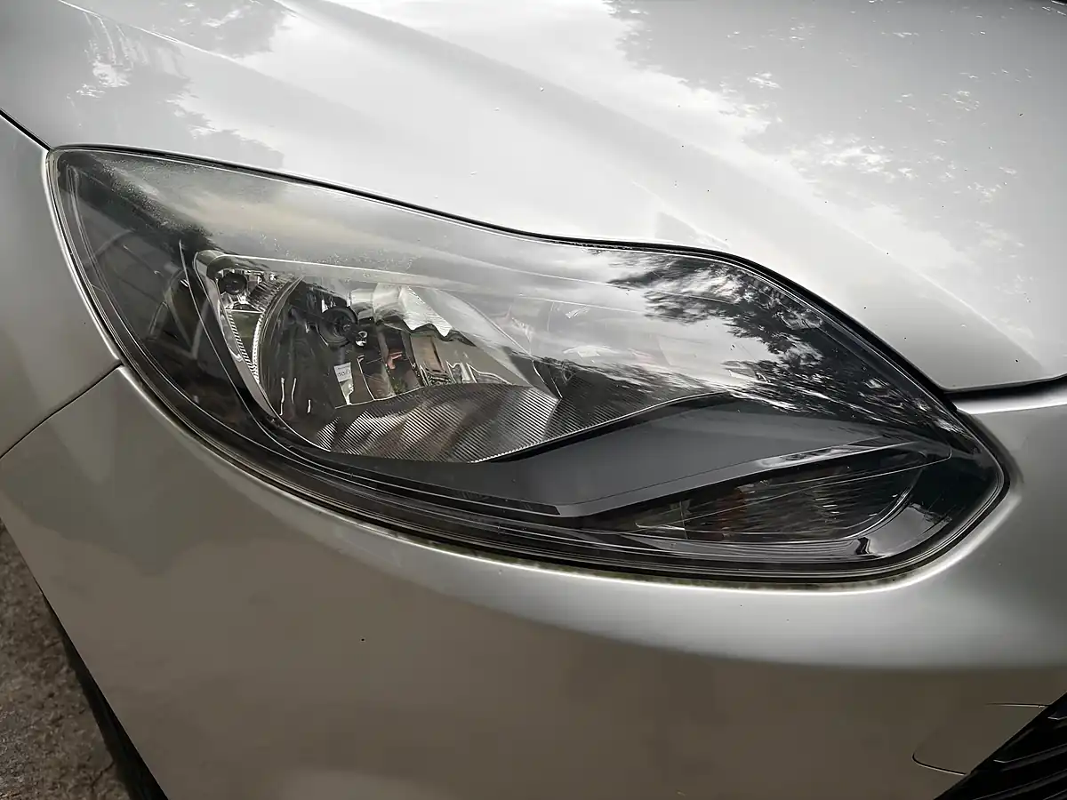 Used 2012 Ford Focus Titanium Silver - Interior and Exterior details 17