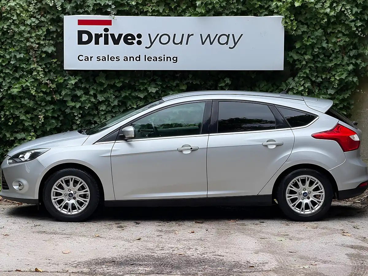 Used 2012 Ford Focus Titanium Silver - Interior and Exterior details 4