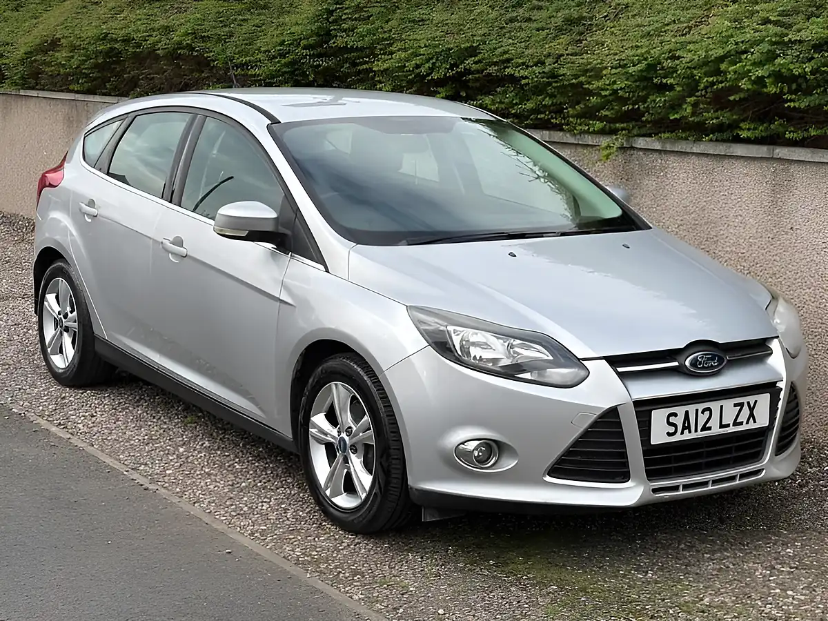 Used 2012 Ford Focus Zetec 5dr Silver - Interior and Exterior details 4
