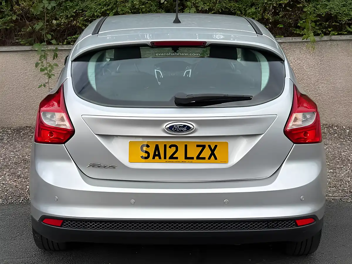 Used 2012 Ford Focus Zetec 5dr Silver - Interior and Exterior details 9