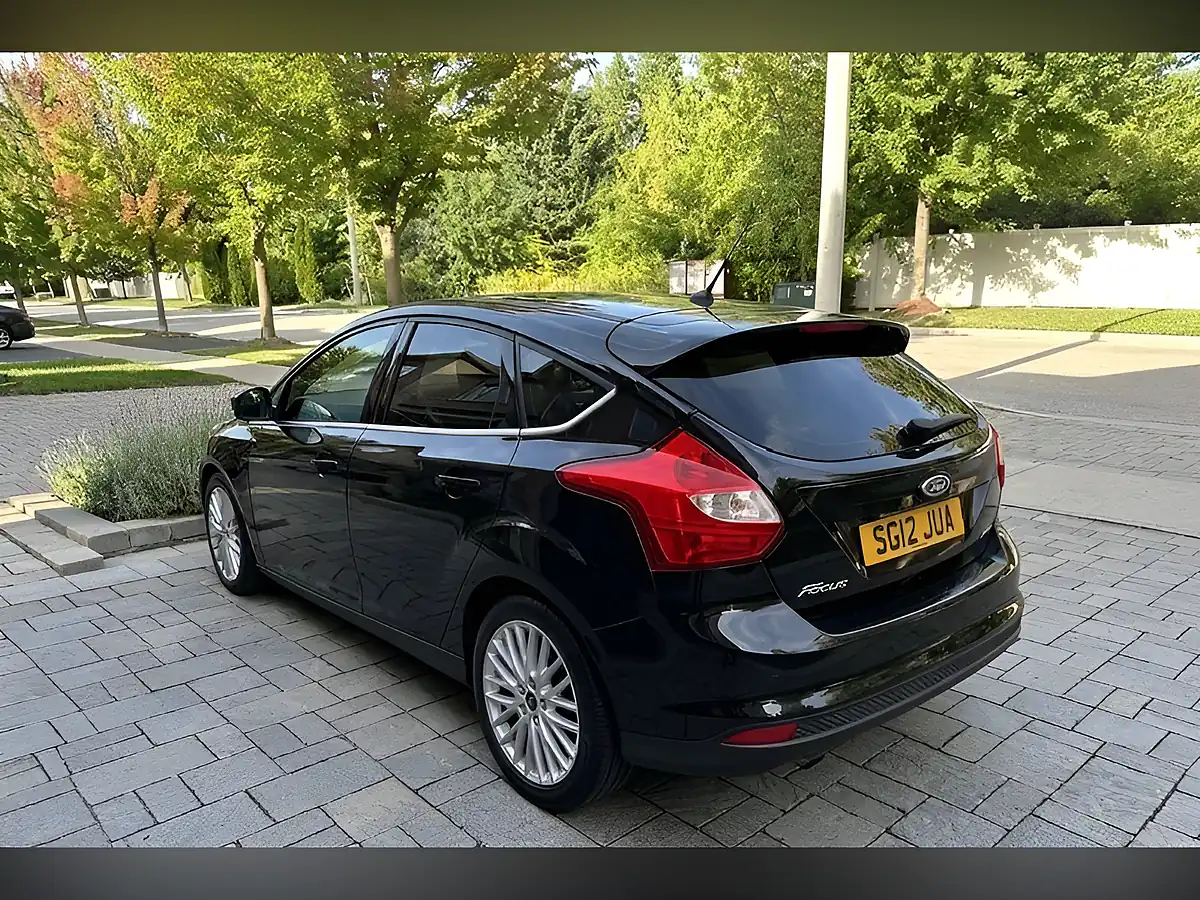 Used 2012 Ford Focus Zetec Black - Interior and Exterior details 2