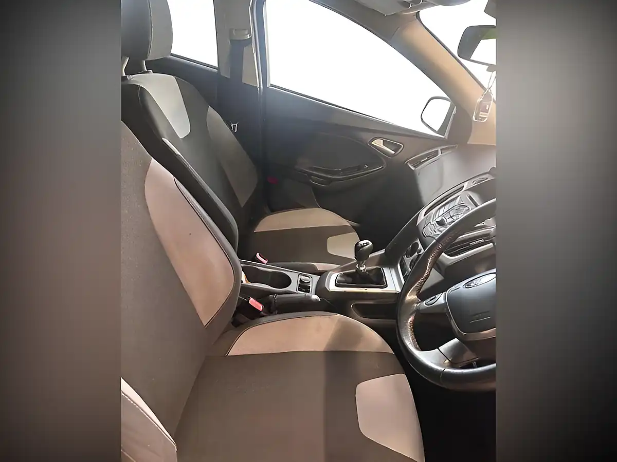 Used 2012 Ford Focus Zetec Black - Interior and Exterior details 6